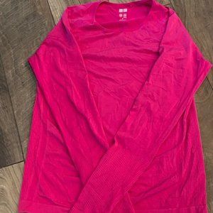 UNIQLO Long Sleeve Athletic Shirt with Thumbholes